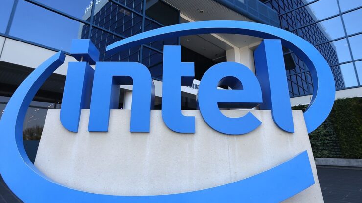 Intel finally reveals a real image of an Alder Lake CPU, leaving renders behind